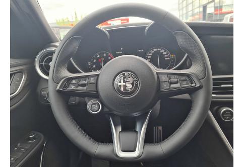Alfa Romeo Giulia #12