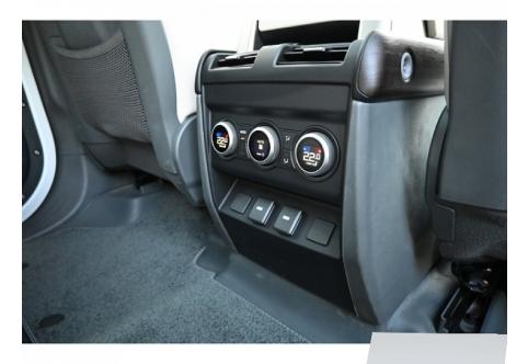 Land Rover Defender #10