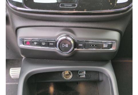 Volvo XC40 #25