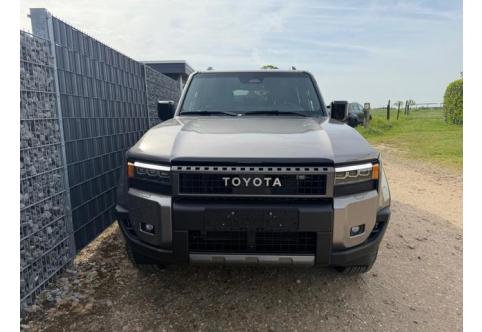 Toyota Land Cruiser #1
