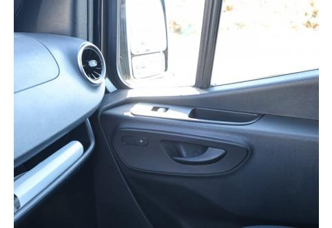Mercedes-Benz Sprinter #15