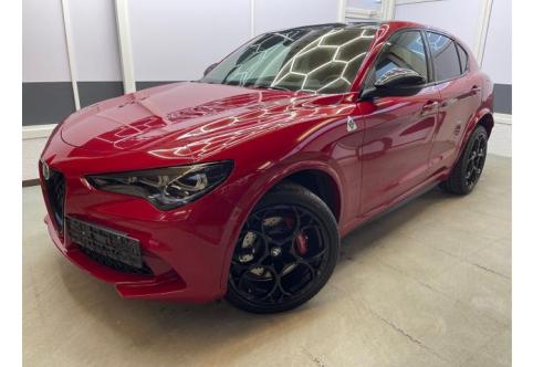 Alfa Romeo Stelvio #1