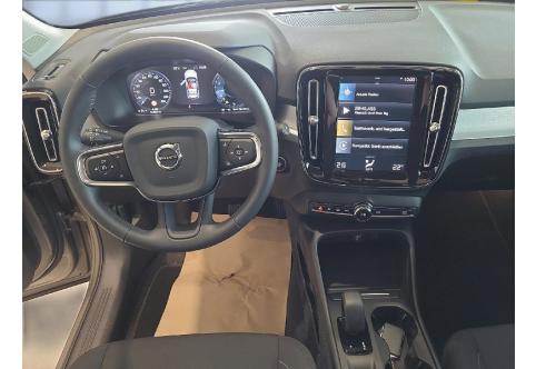 Volvo XC40 #10