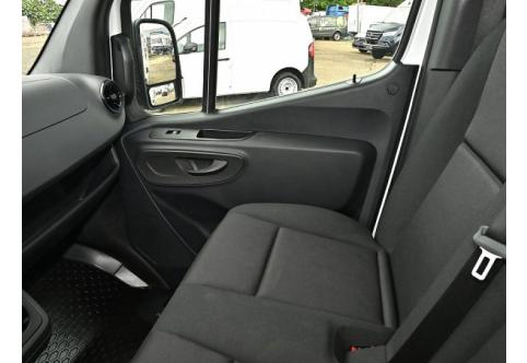 Mercedes-Benz Sprinter #11