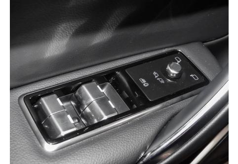 Jaguar XF #16