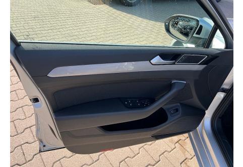 VW Passat #11