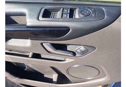 Ford Tourneo Custom #10