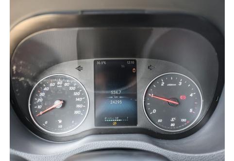 Mercedes-Benz Sprinter #15